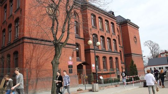 NOWOCZEŚNIE W SZKOLNYCH PRACOWNIACH