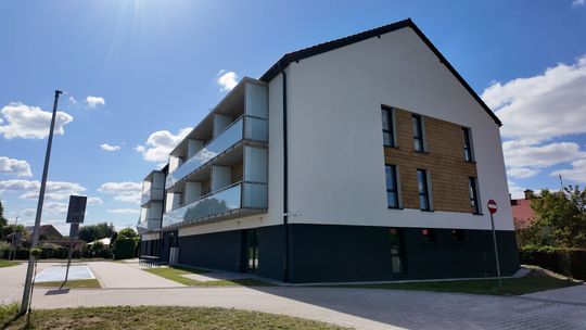 Nowoczesny budynek przy ul. Prusa: Dzierżoniów przekazał klucze do mieszkań komunalnych