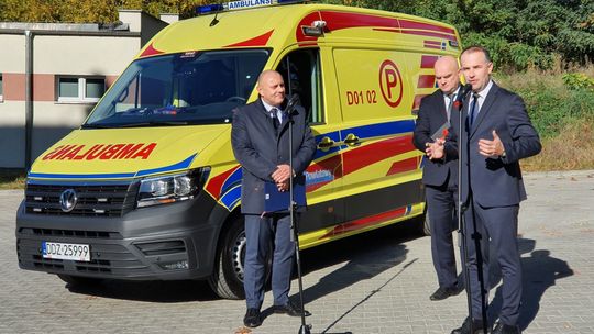 Nowy ambulans w Szpitalu Powiatowym w Dzierżoniowie