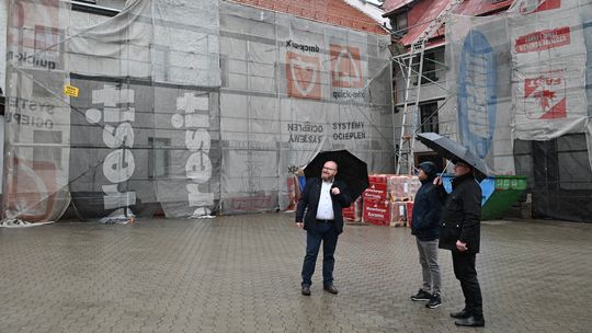 Nowy dach, nowe okna – trwa modernizacja DPS w Jugowie