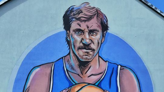 Nowy mural poświęcony Mieczysławowi Młynarskiemu