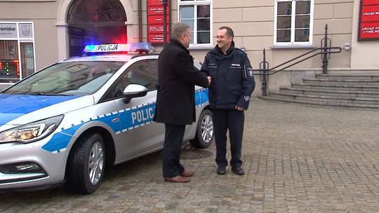 NOWY RADIOWÓZ DLA DZIERŻONIOWSKIEJ POLICJI