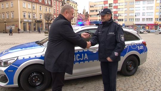 NOWY RADIOWÓZ DLA DZIERŻONIOWSKIEJ POLICJI