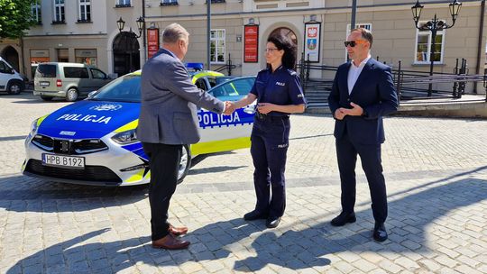 Nowy radiowóz dla policjantów z Dzierżoniowa!