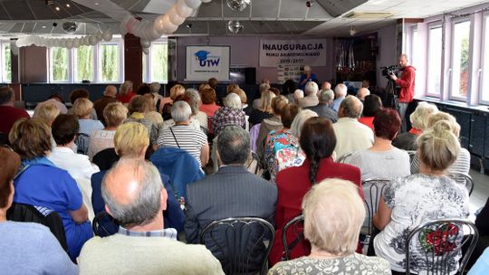 NOWY START UNIWERSYTETU III WIEKU W DZIERŻONIOWIE