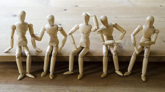 Nuda w pracy – jak sobie z nią radzić?