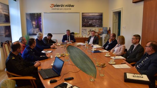 OBRADOWAŁ ZESPÓŁ DS. ZARZĄDZANIA KRYZYSOWEGO W DZIERŻONIOWIE