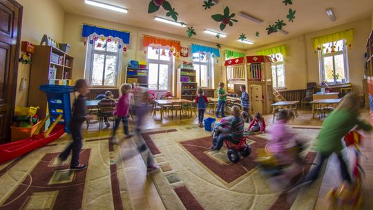 OCZYSZCZACZE POWIETRZA W PRZEDSZKOLACH I ŻŁOBKU. JESTEŚ ZA?