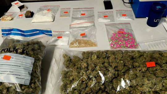 Od kontroli drogowej do poważnych zarzutów. Narkotyki, amunicja i areszt