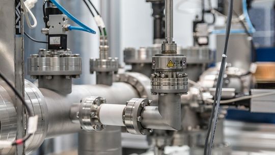 Odwrócona osmoza to rozwiązanie, które w przemyśle szczególnie zyskuje na znaczeniu. Jakich korzyści może dostarczyć Twojej branży?