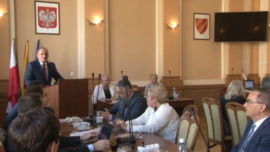 OSTATNIA SESJA V KADENCJI RADY POWIATU KŁODZKIEGO