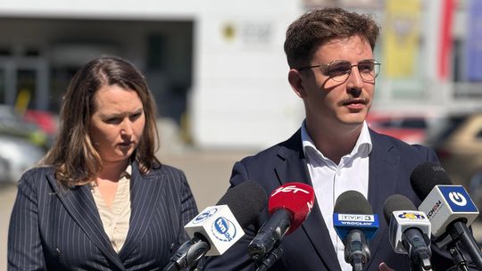 Oświadczenie grupy na radnych niezrzeszonych w sprawie odpowiedzialności politycznej Marszałka Województwa Dolnośląskiego Pawła Gancarza za aferę KARR.