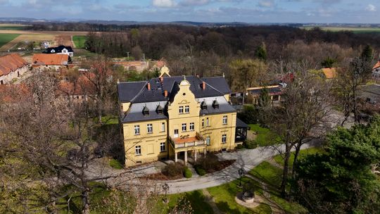 Pałac Gruszów: Od ruiny do pałacowego azylu na Dolnym Śląsku