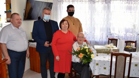 PAN JAN PRÓCHNICKI DOŁĄCZYŁ DO GRONA STULETNICH MIESZKAŃCÓW DZIERŻONIOWA