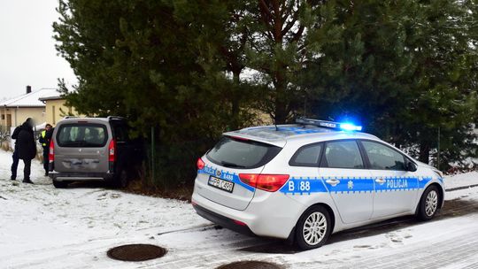 Peugeotem po kolizji wjechała w płot