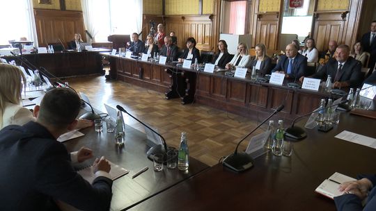 Pierwsza sesja nowo wybranej Rady Miejskiej w Bielawie
