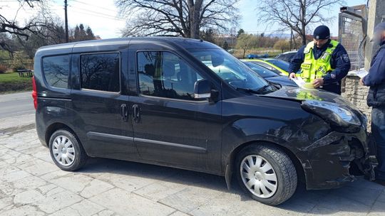 Piława Dolna. Zderzenie Opla z Citroenem