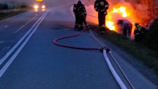 Piława Górna, pożar auta