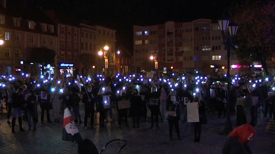 PiS O STRAJKU KOBIET W DZIERŻONIOWIE I UDZIALE W NIM SAMORZĄDOWCÓW