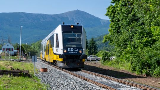 Po 25 latach pociągi wróciły do Karpacza, składy KD oraz SP42-001 na Linii Kolejowej nr 308 oraz 340