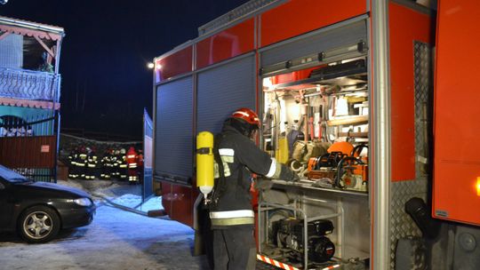 PODPALENIE DOMU W KAMIONKACH?