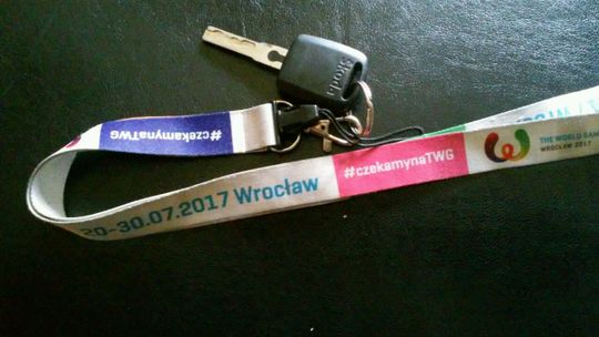 POLICJA ODNALAZŁA KLUCZ DO SAMOCHODU SKODA