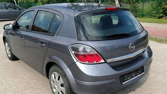  POLICJA POSZUKUJE POJAZDU OPEL ASTRA MODEL H