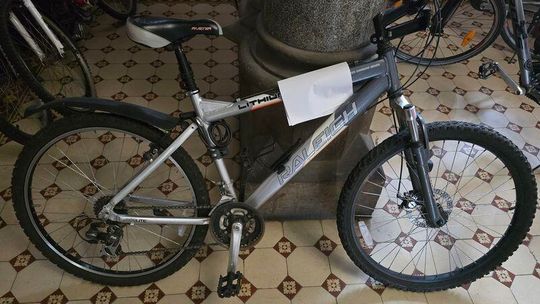 Policjanci z Komendy Powiatowej Policji w Dzierżoniowie poszukują właściciela roweru