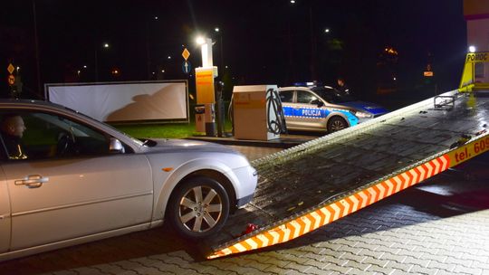Policjanci zatrzymali pijanego sprawcę kolizji
