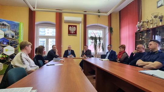 POMOC DLA UKRAINY – TRANSPORT I ZAKWATEROWANIE – EDUKACJA – OPIEKA