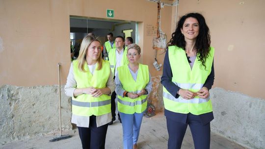 Ponad 6 mln zł trafi do Gminy Bardo na przygotowanie terenu pod budowę 40 domów komunalnych.