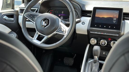 Poradnik: Gdzie najlepiej wypożyczyć samochód na długi termin we Wrocławiu.