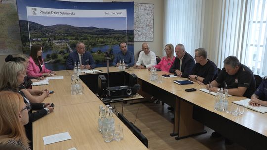 Posiedzenie sztabu kryzysowego w powiecie dzierżoniowskim