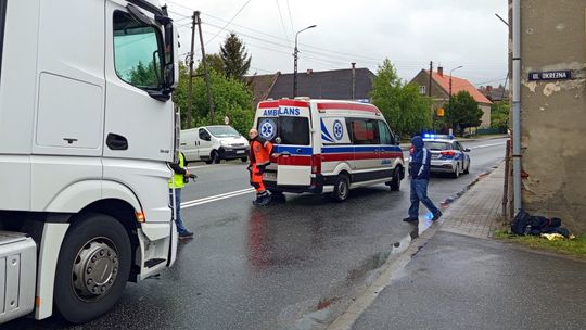 Potrącenie nastolatka na przejściu przez ciężarówkę w Przerzeczynie-Zdroju