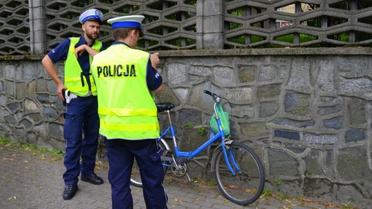 POTRĄCIŁ ROWERZYSTĘ I ZBIEGŁ