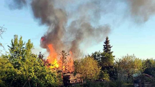 Pożar altanek w Dzierżoniowie