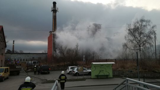 POŻAR BYŁEGO BUDYNKU SILESIANY PRZY UL. BRZEGOWEJ W DZIERŻONIOWIE