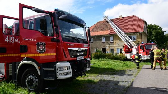 Pożar dachu domu w Ostroszowicach