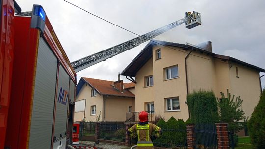 Pożar domu na Kwiatowej w Dzierżoniowie