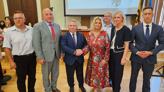 Prezydent Świdnicy z absolutorium i wotum zaufania za 2025 rok Rada Miejska pozytywnie oceniła wykonanie budżetu