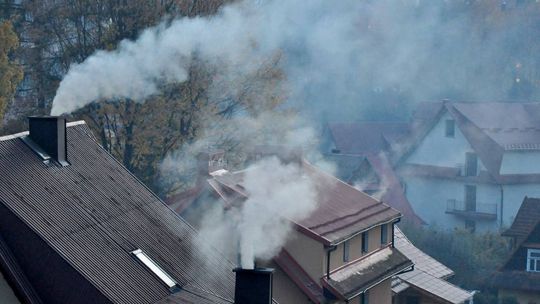 PRZEKROCZENIE PYŁU PM10 W DZIERŻONIOWIE, KŁODZKU I NOWEJ RUDZIE