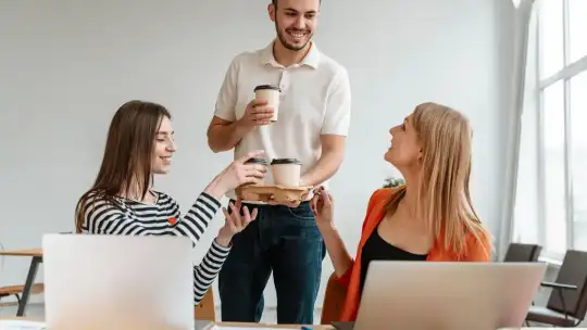 Przerwa na kawę jako element integracji zespołu w firmie