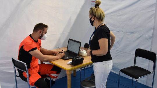 PUNKT WYMAZOWY W KIERUNKU COVIC-19 W SZPITALU POWIATOWYM W DZIERŻONIOWIE