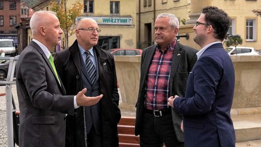 RAK, DŹWINIEL I HORDYJ Z POPARCIEM DLA HAŁACZKIEWICZA