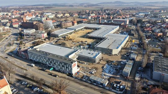 Redkom Development: Park handlowy w Dzierżoniowie coraz bliżej otwarcia.