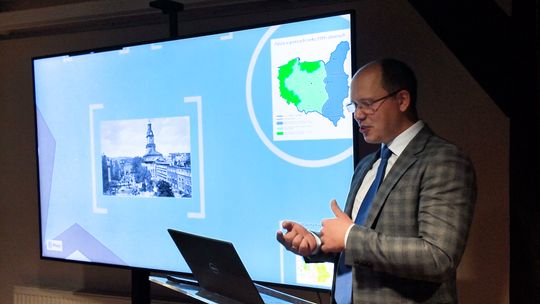 Refleksja nad tożsamością regionu – spotkanie z dr Markiem Szajdą w Muzeum Papiernictwa