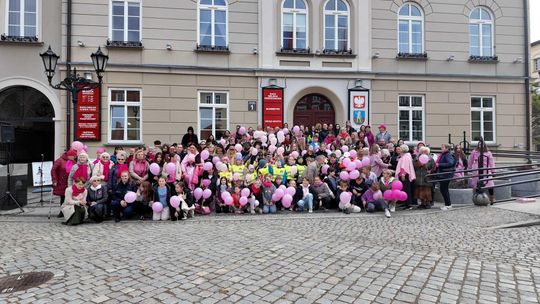 „Różowa Wstążka” w Dzierżoniowie: Namawiamy do Profilaktyki Raka Piersi