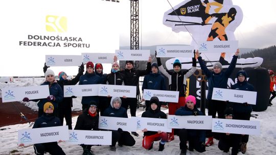 ROZPOCZĘŁA SIĘ OGÓLNOPOLSKA OLIMPIADA MŁODZIEŻY W SPORTACH ZIMOWYCH NA DOLNYM ŚLĄSKU