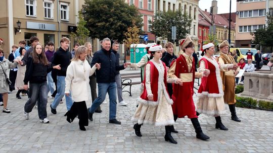 Senioralia w Dzierżoniowie Rozpoczęte Uroczystym Polonezem