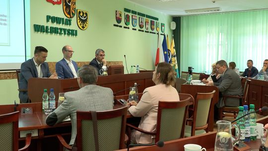 Sesja absolutoryjna w Powiecie Wałbrzyskim